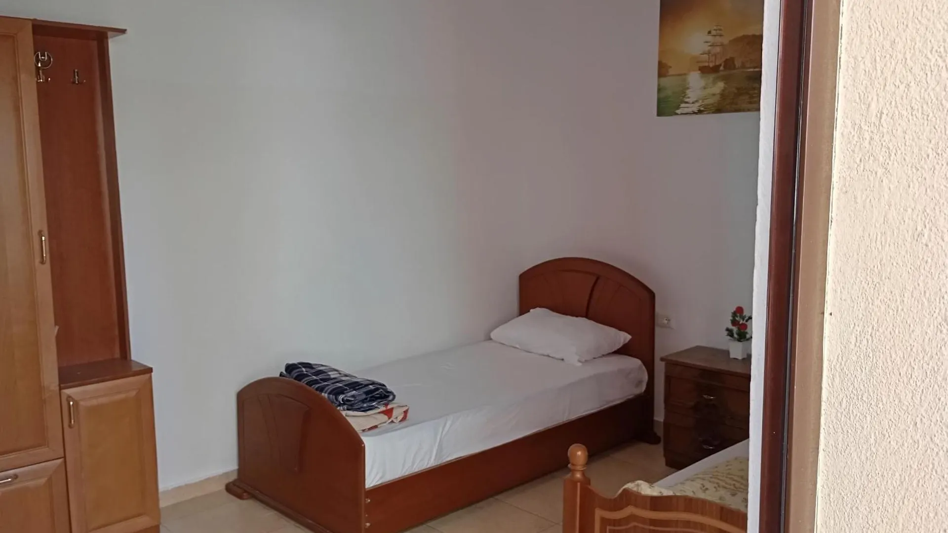 Blue Diamond Hostel Him Kolli Street Building No 4 Tirana
